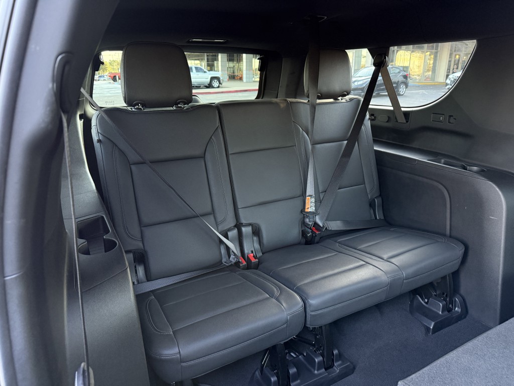 2025 Chevrolet Suburban Image 37