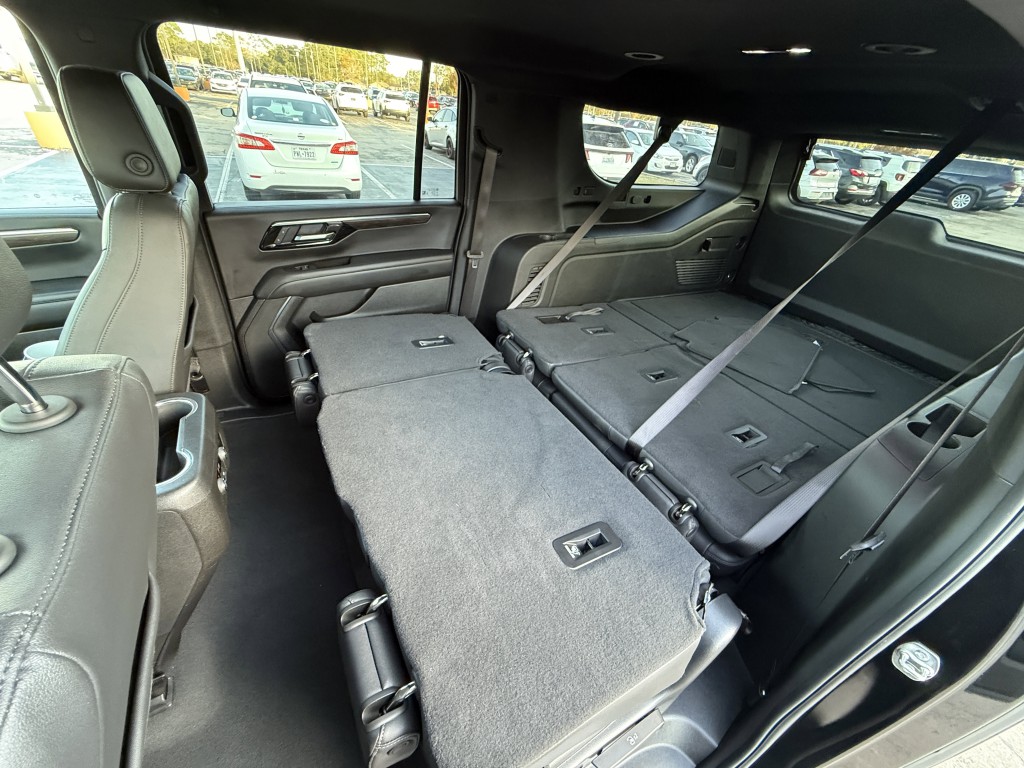 2025 Chevrolet Suburban Image 39