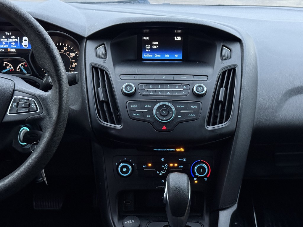 2018 Ford Focus Image 18