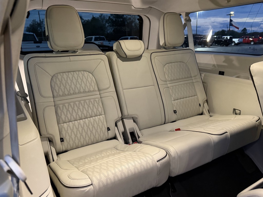2020 Lincoln Navigator Image 36