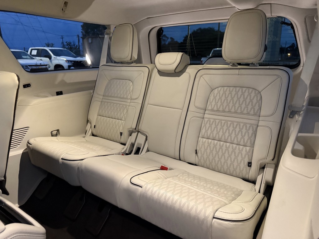2020 Lincoln Navigator Image 37