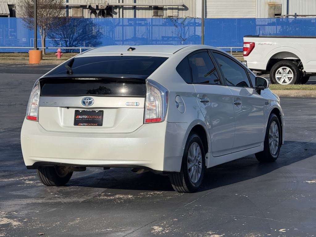 2013 Toyota Prius Image 10