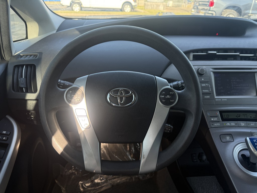 2013 Toyota Prius Image 15