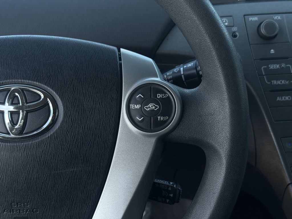 2013 Toyota Prius Image 17