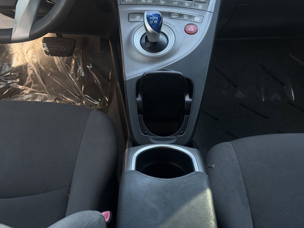2013 Toyota Prius Image 22