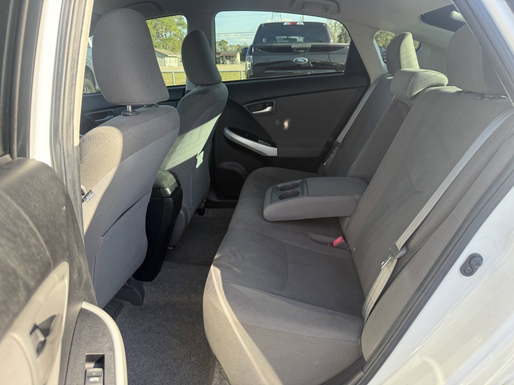 2013 Toyota Prius Image 28