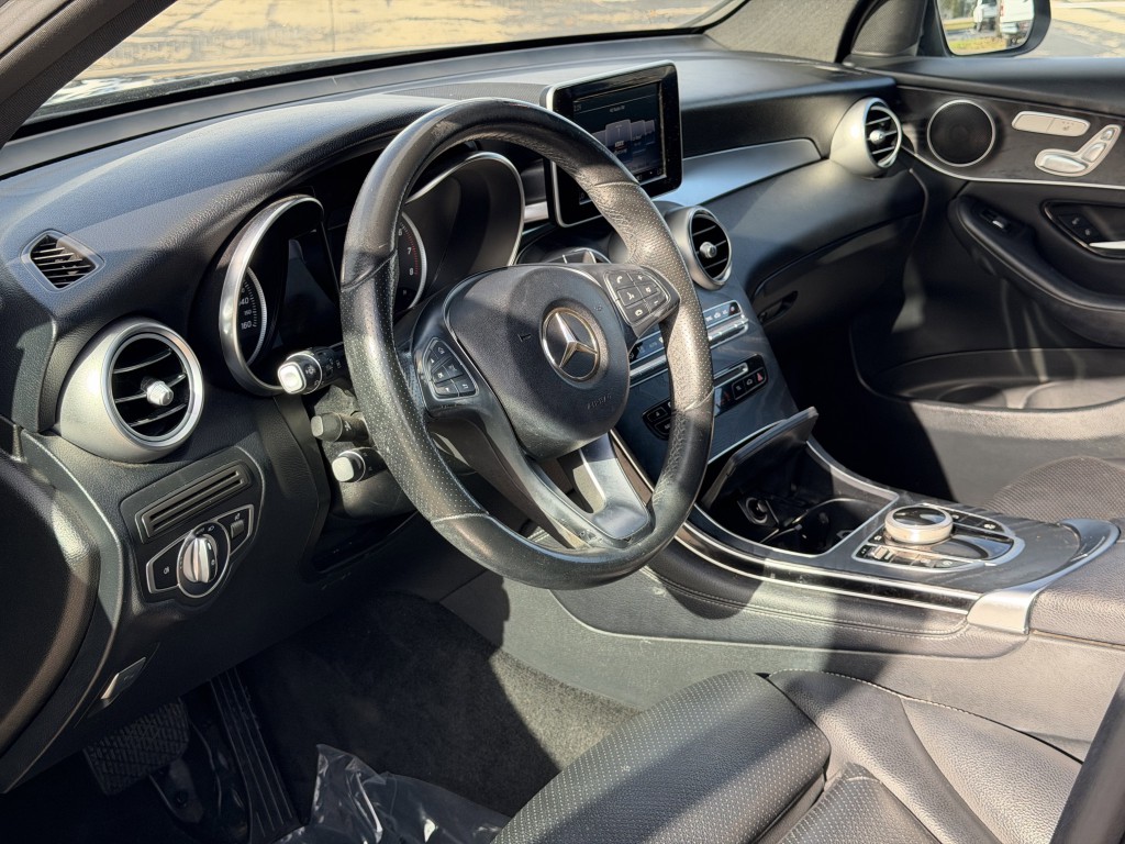 2018 Mercedes-Benz GLC-Class Image 12