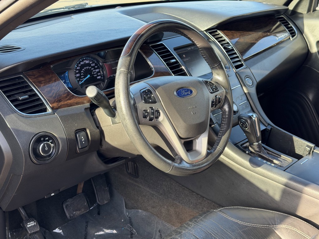 2013 Ford Taurus Image 12