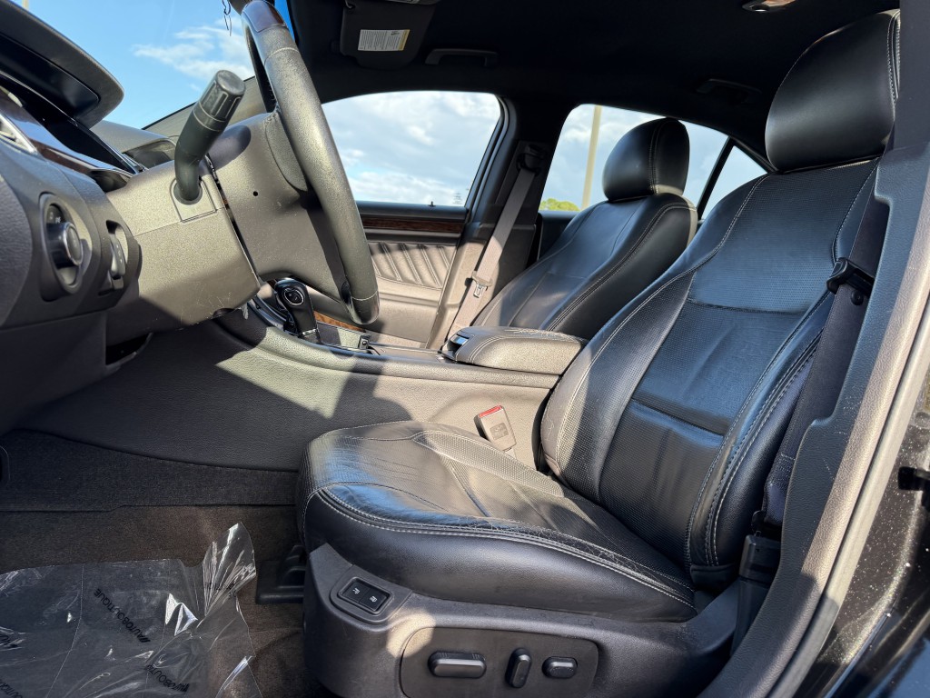2013 Ford Taurus Image 22