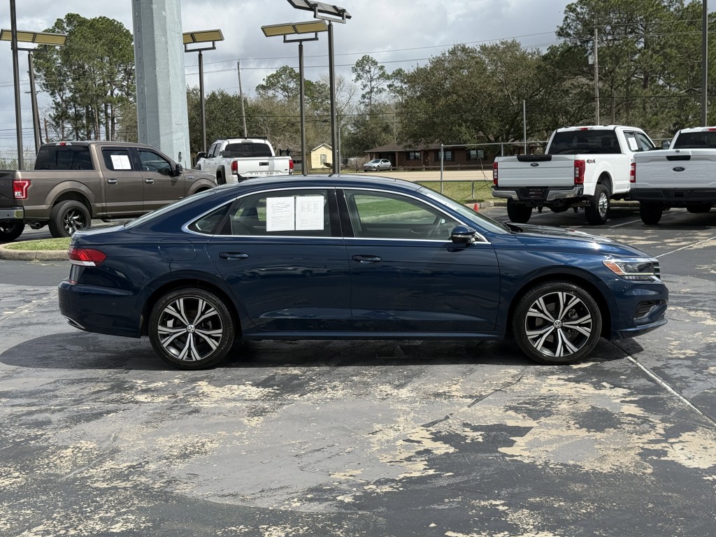2022 Volkswagen Passat Image 12