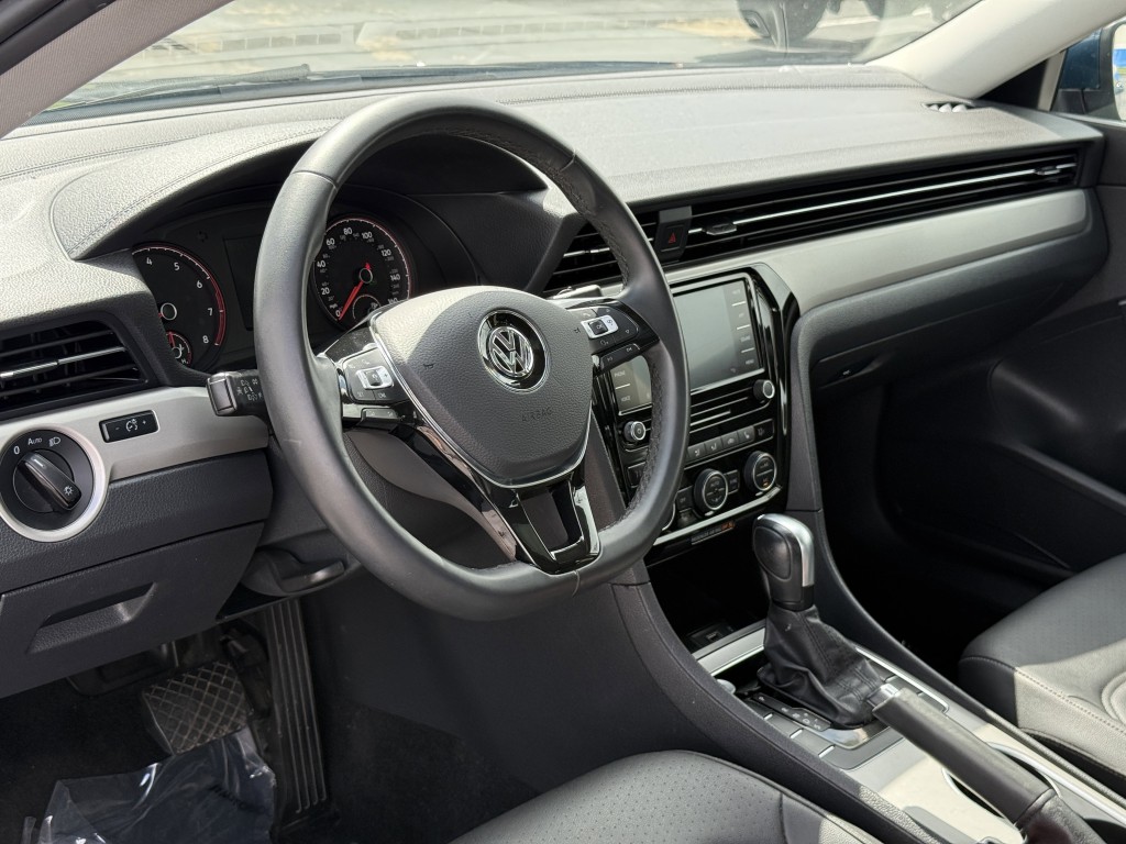 2022 Volkswagen Passat Image 14