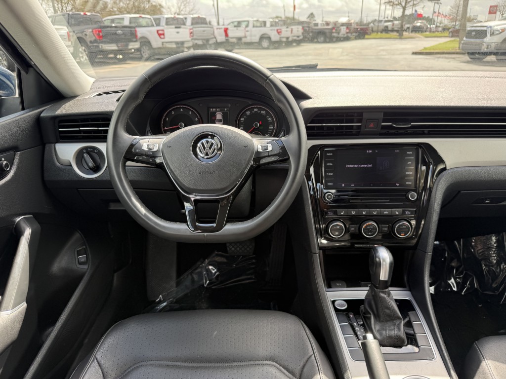 2022 Volkswagen Passat Image 16