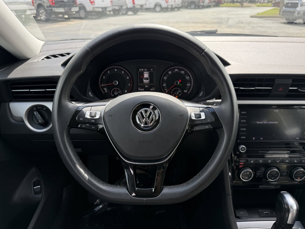 2022 Volkswagen Passat Image 17