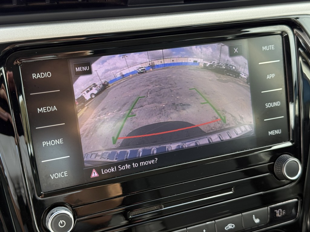 2022 Volkswagen Passat Image 23