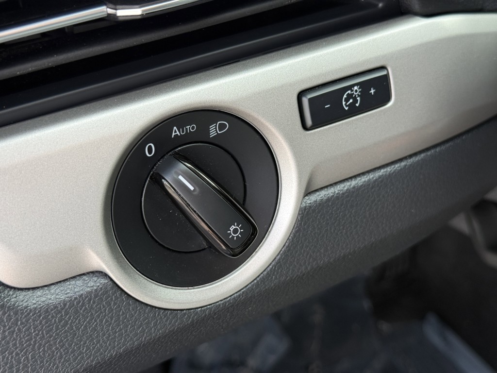 2022 Volkswagen Passat Image 26