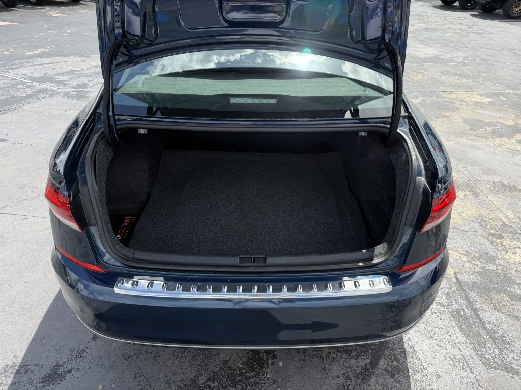 2022 Volkswagen Passat Image 35