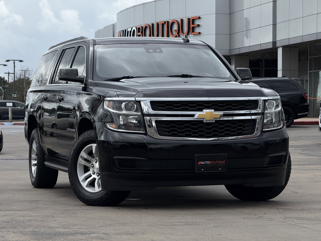 2019 Chevrolet Suburban Image 3