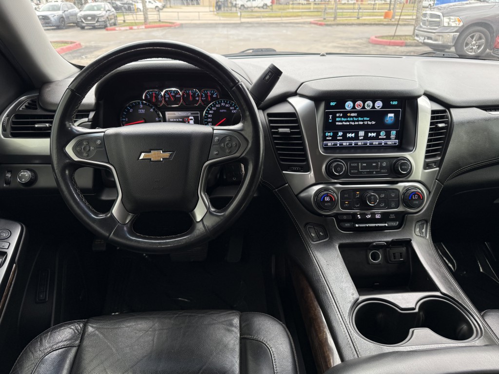 2019 Chevrolet Suburban Image 12