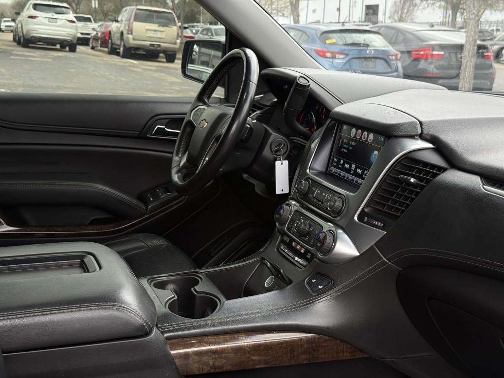 2019 Chevrolet Suburban Image 14