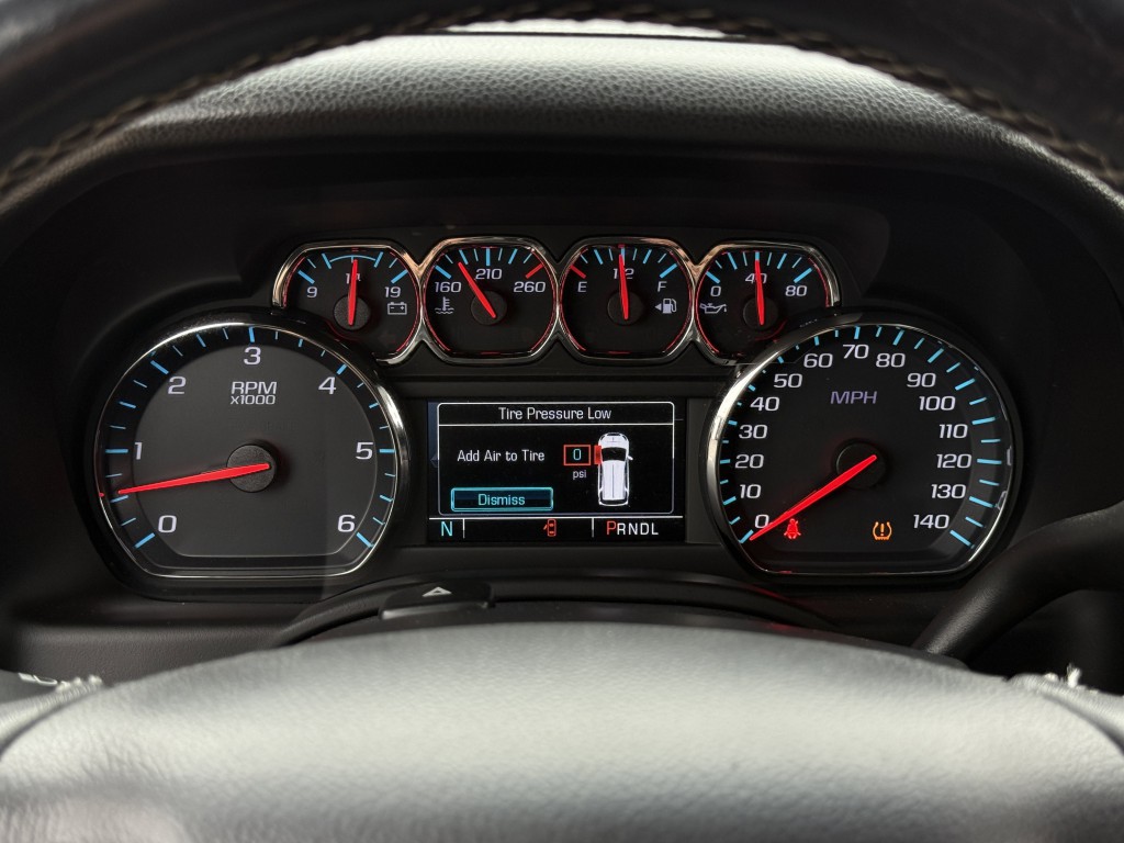 2019 Chevrolet Suburban Image 17