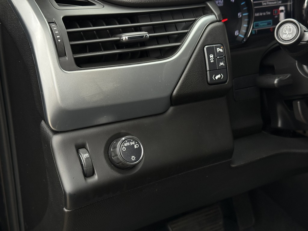 2019 Chevrolet Suburban Image 24