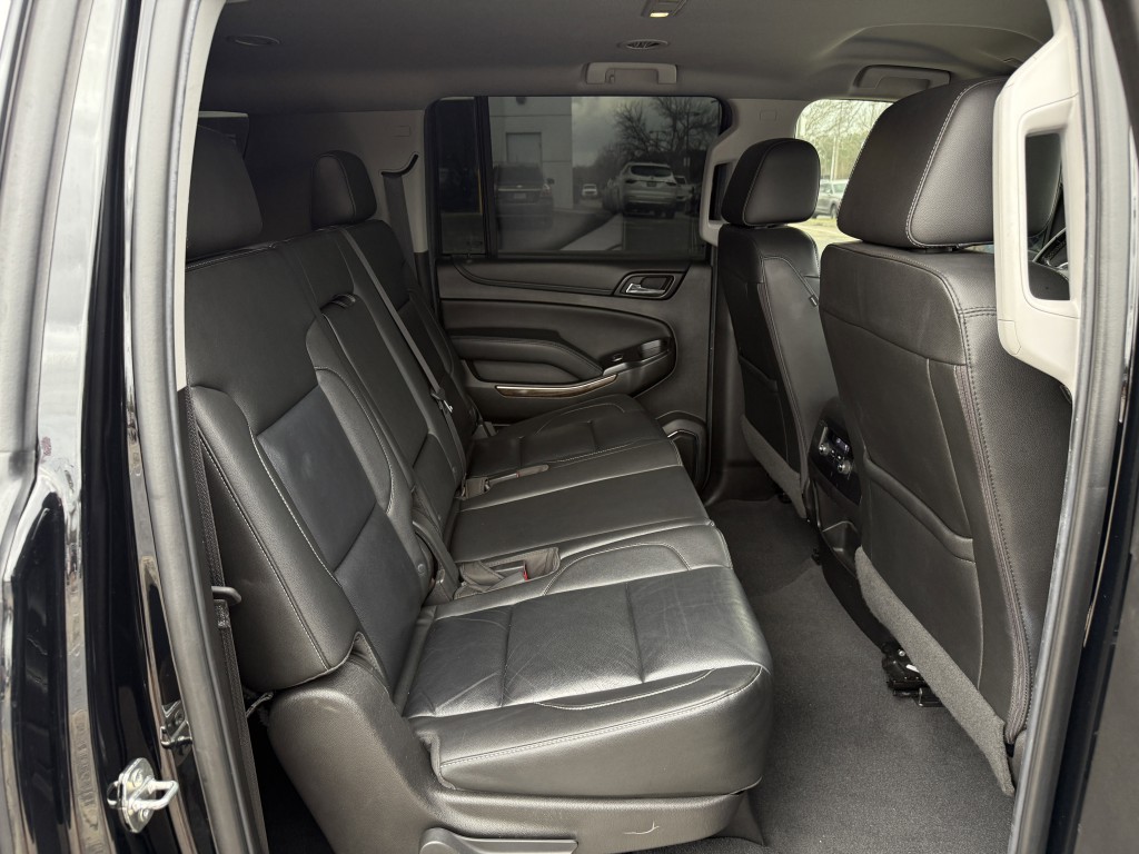 2019 Chevrolet Suburban Image 30