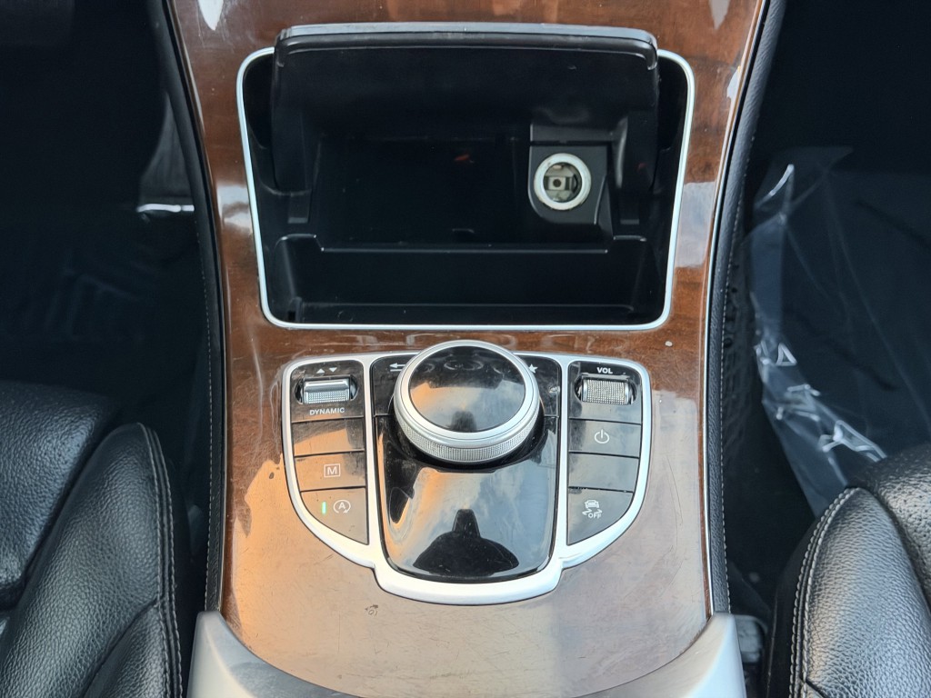 2018 Mercedes-Benz GLC-Class Image 17