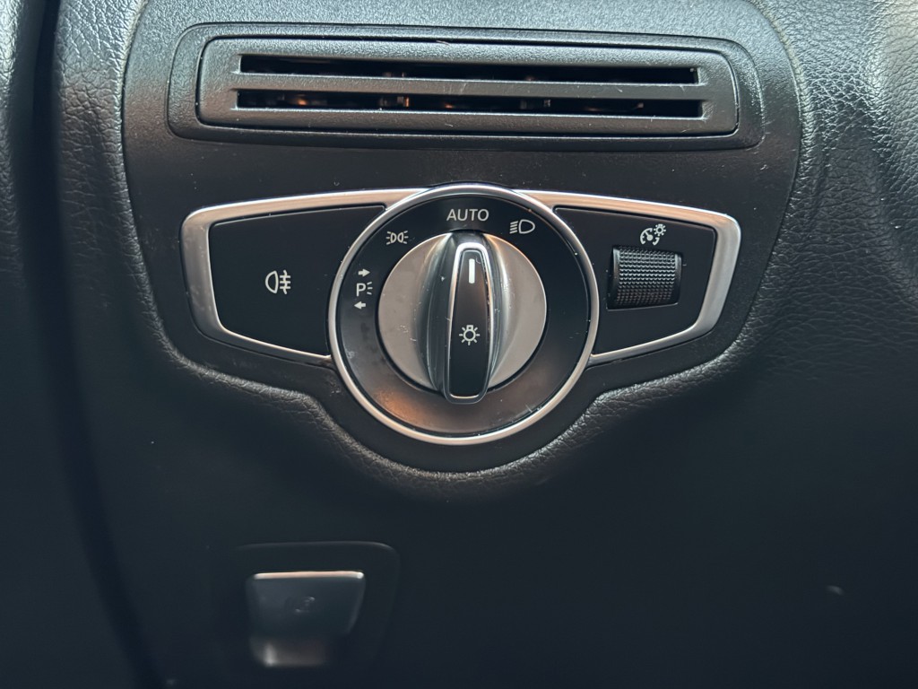 2018 Mercedes-Benz GLC-Class Image 18