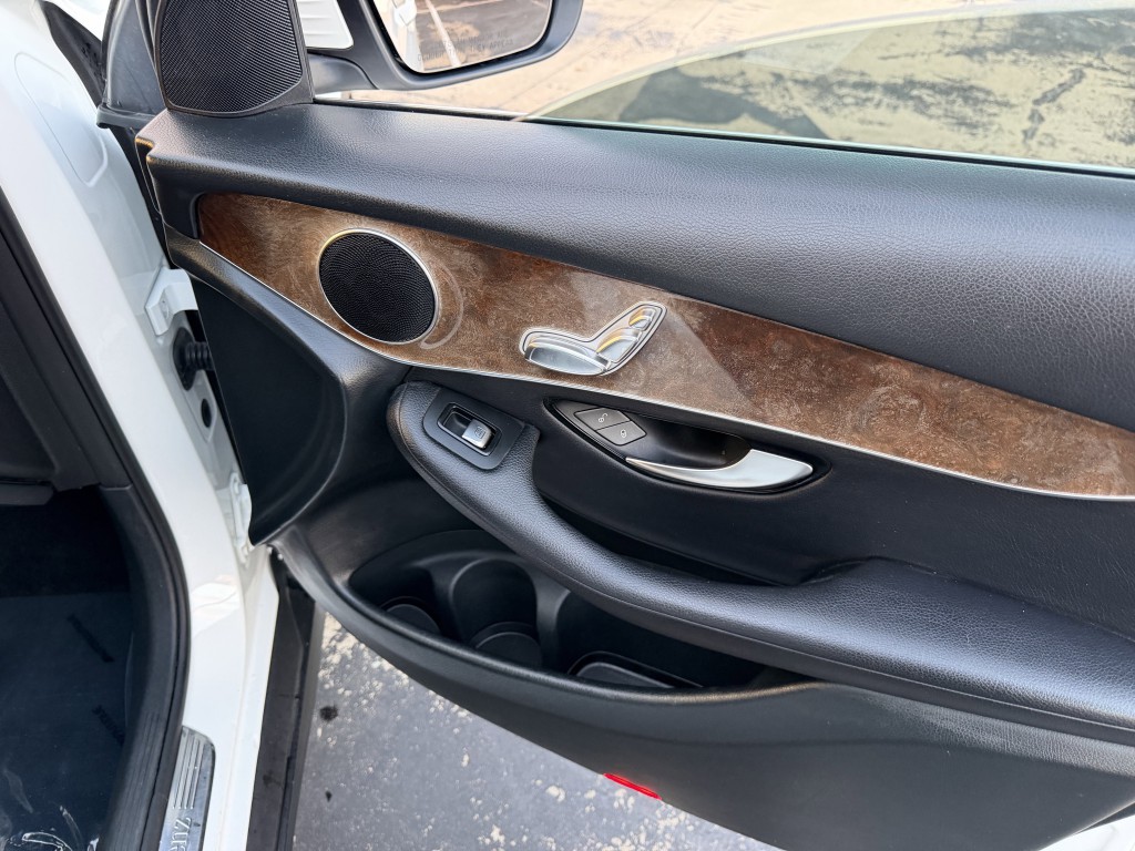 2018 Mercedes-Benz GLC-Class Image 21