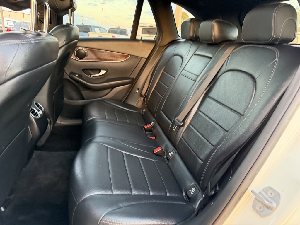 2018 Mercedes-Benz GLC-Class Image 24