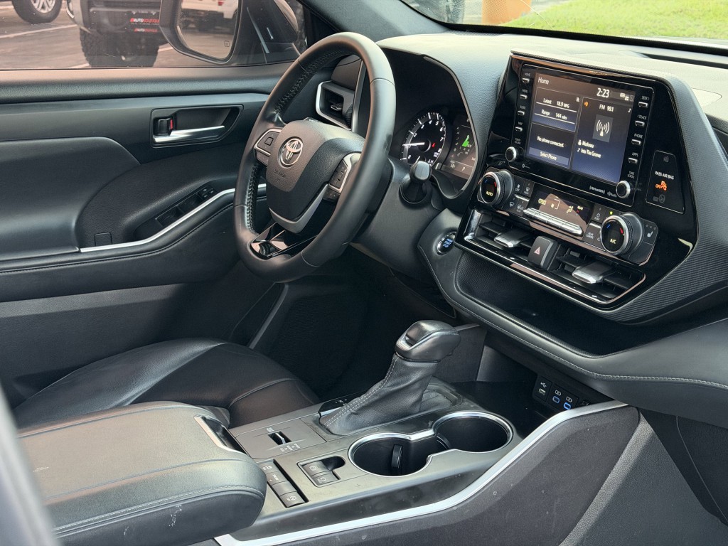 2022 Toyota Highlander Image 13