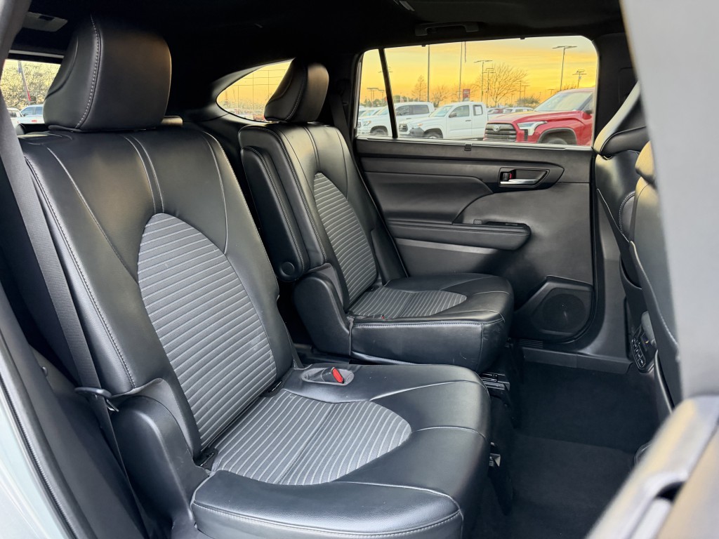 2022 Toyota Highlander Image 25