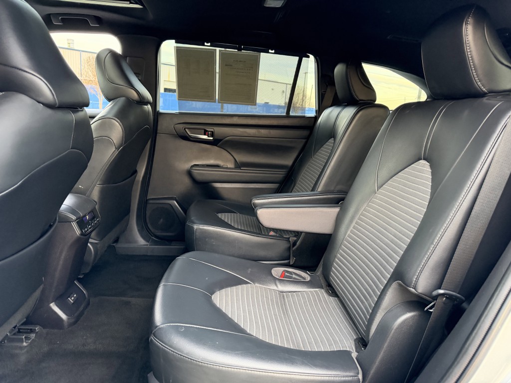 2022 Toyota Highlander Image 27