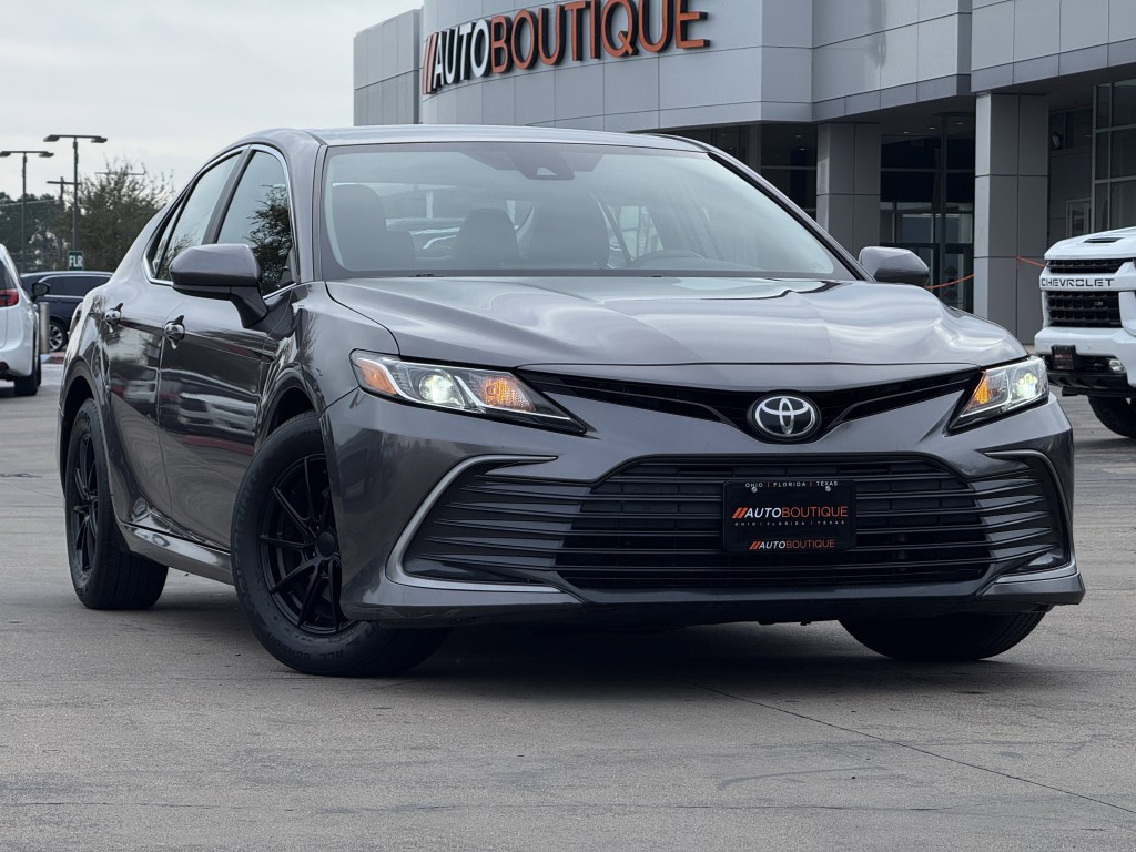 2021 Toyota Camry Image 3