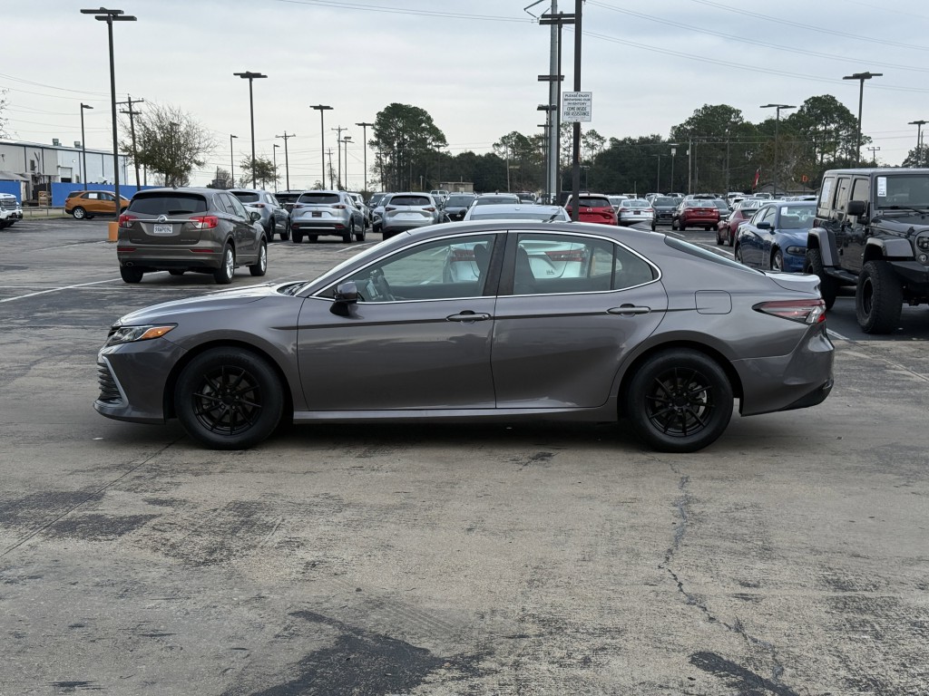 2021 Toyota Camry Image 11