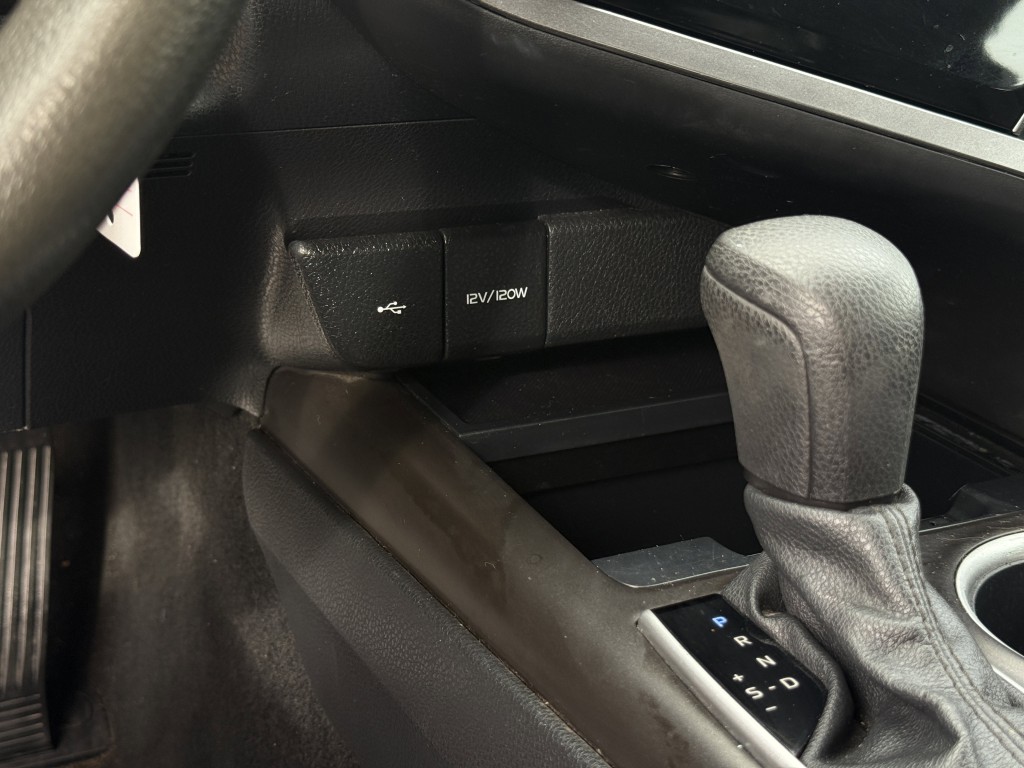 2021 Toyota Camry Image 20