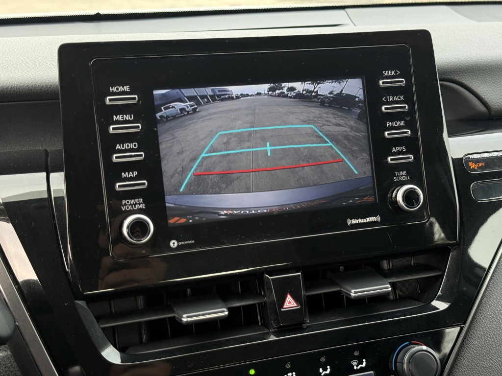 2021 Toyota Camry Image 21