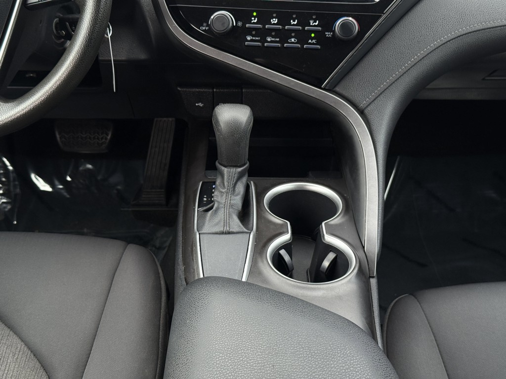 2021 Toyota Camry Image 22