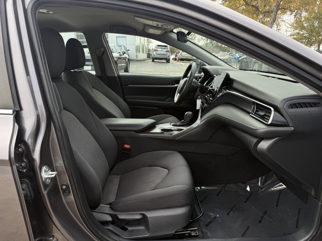 2021 Toyota Camry Image 27