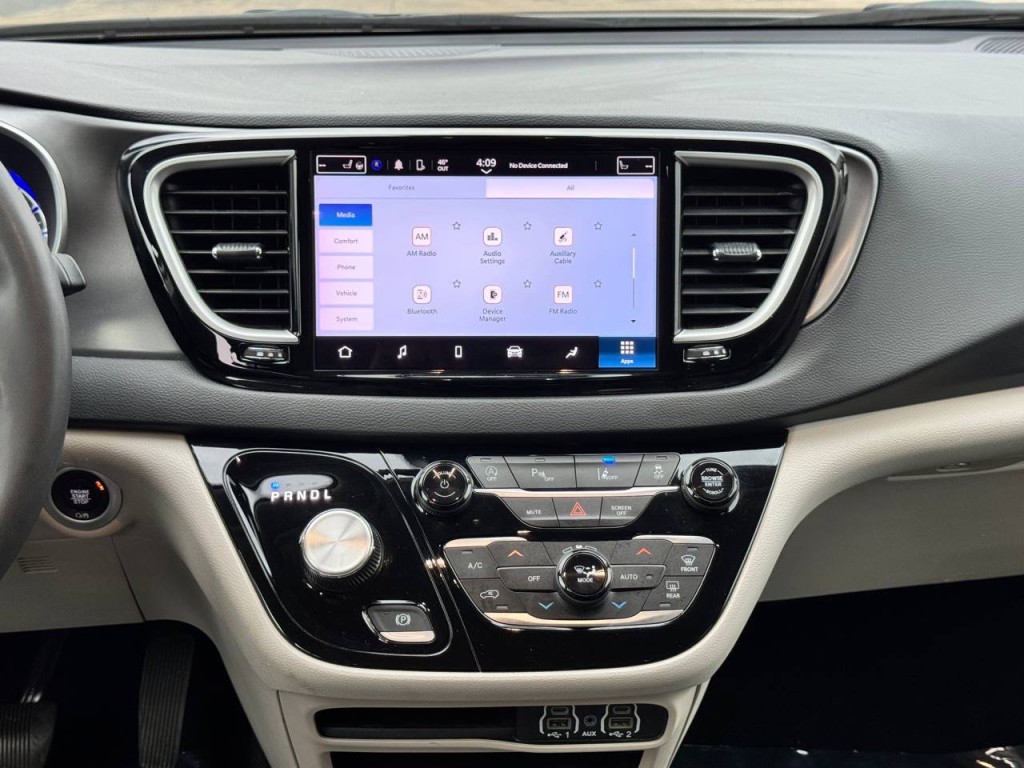 2023 Chrysler Pacifica Image 20