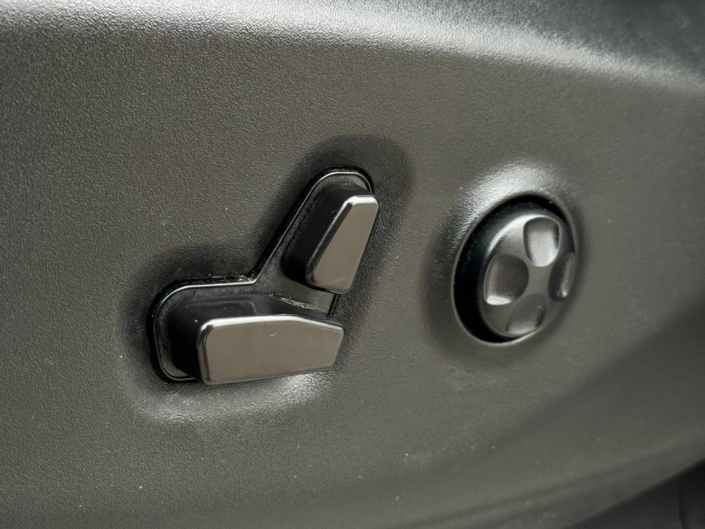 2023 Chrysler Pacifica Image 28