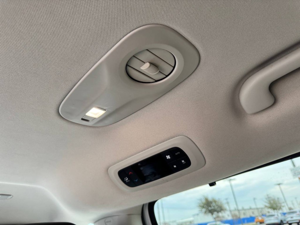 2023 Chrysler Pacifica Image 33