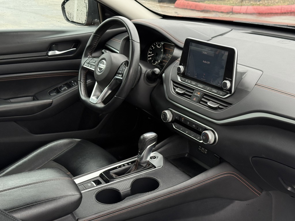 2020 Nissan Altima Image 13