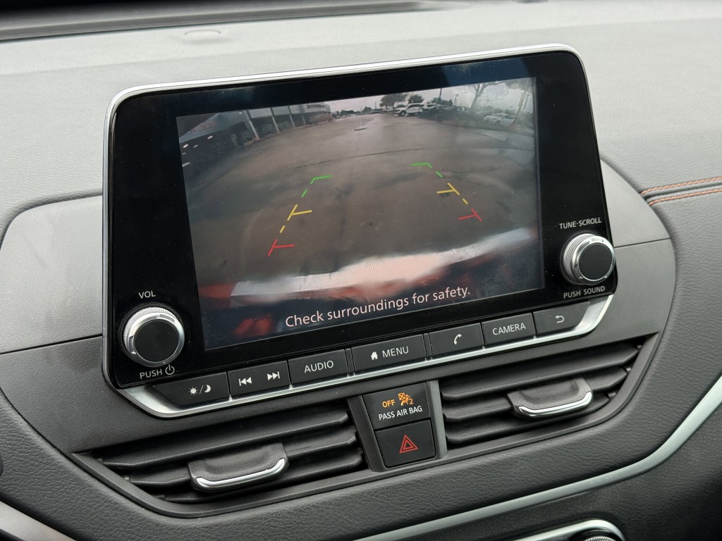 2020 Nissan Altima Image 24