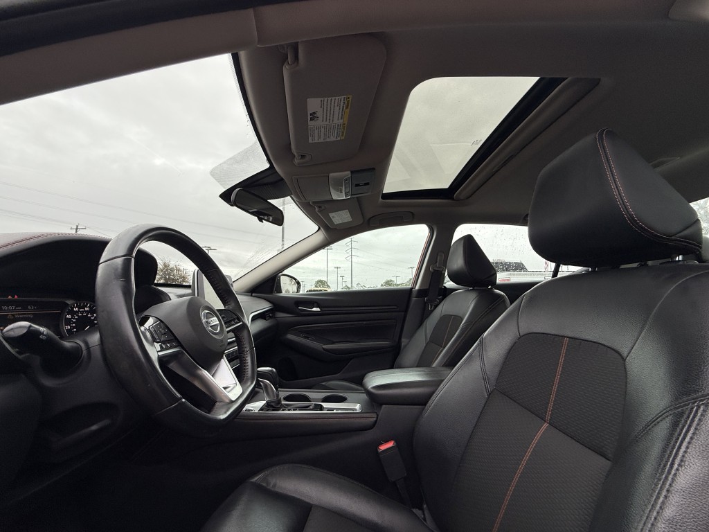 2020 Nissan Altima Image 32