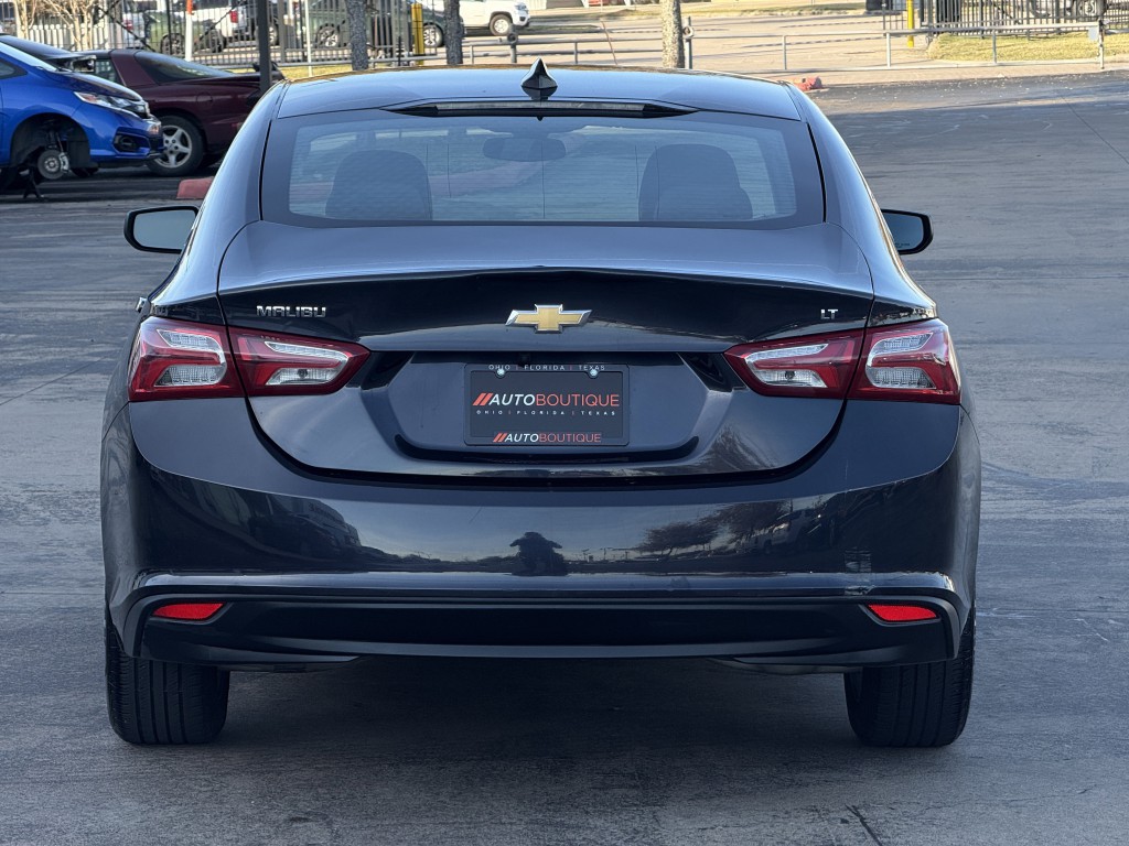 2022 Chevrolet Malibu Image 8