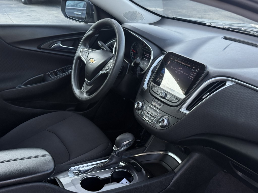 2022 Chevrolet Malibu Image 13