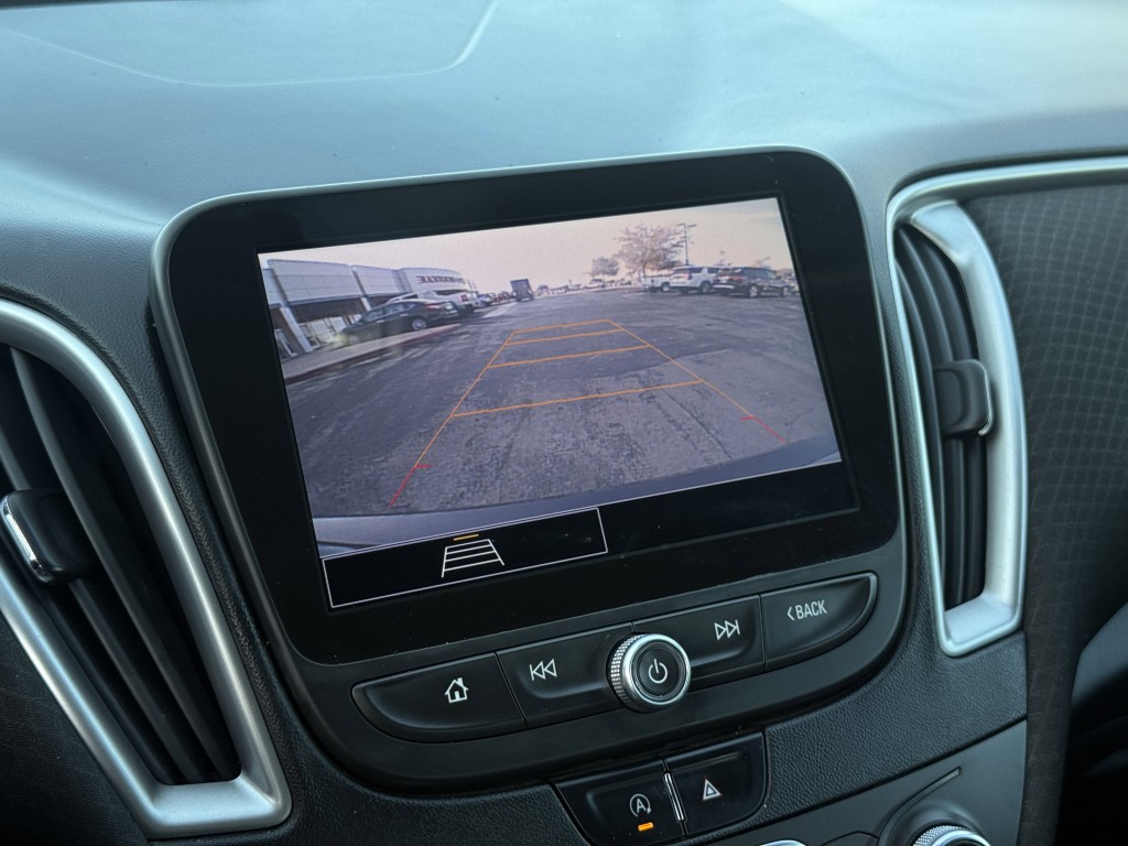 2022 Chevrolet Malibu Image 21