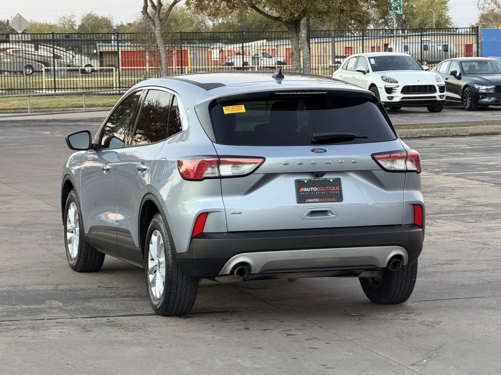 2022 Ford Escape Image 9