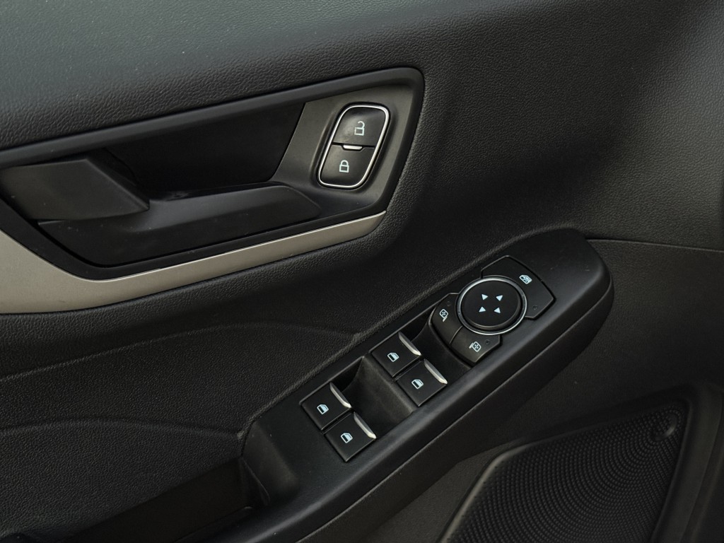 2022 Ford Escape Image 25